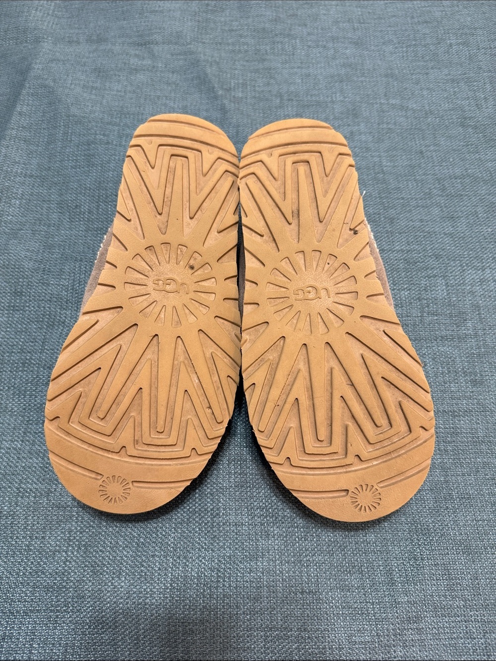 UGG Tasman slippers Women's Size 9 Grey Tan Slip-on Style 5955 - Picture 3 of 13